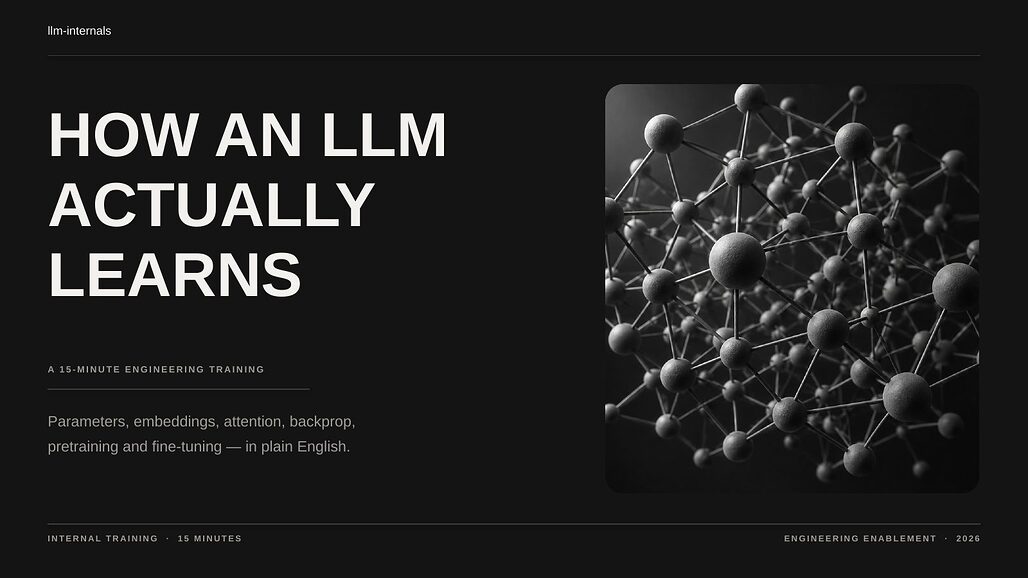 MiMo-V2.6이 한 줄짜리 요청에서 생성한 슬라이드 덱 표지, 어두운 배경에 LLM 학습 원리를 다루는 사내 교육 자료 제목이 배치된 화면